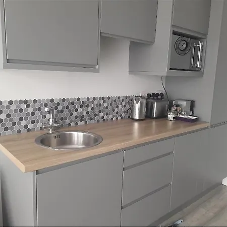 Compact One Bed Near Of 아파트 *