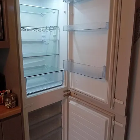 Compact One Bed Near Of * Limerick Junction