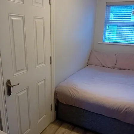 Compact One Bed Near Of