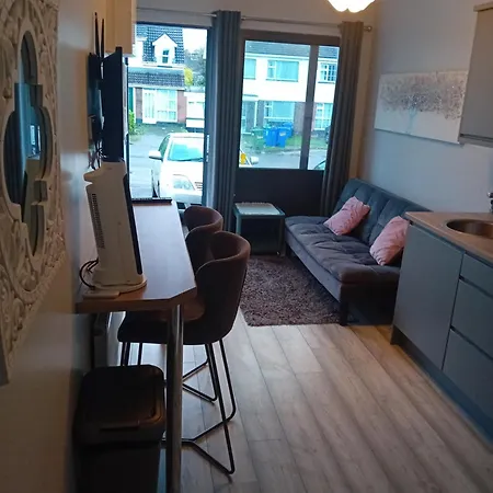 Compact One Bed Near Of