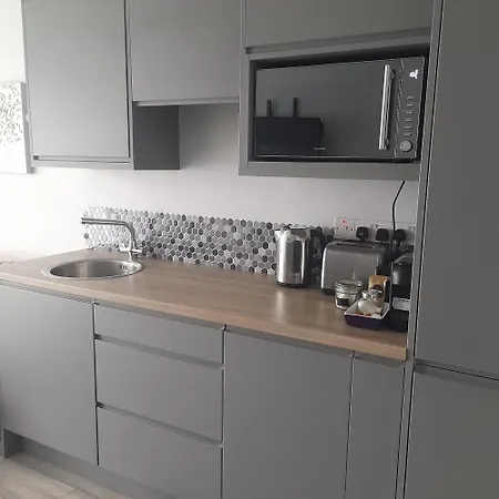 Appartement Compact One Bed Near Of