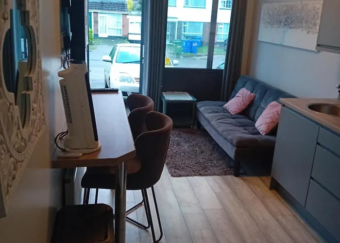 Compact One Bed Near Of